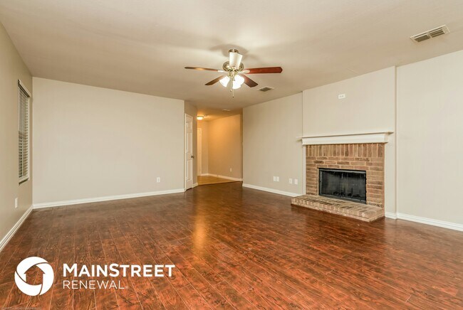 Building Photo - 8406 River Bluffs Dr