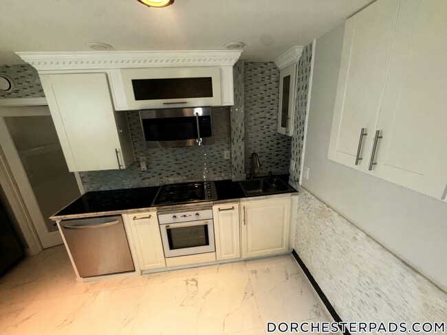 Building Photo - 235 Savin Hill Ave