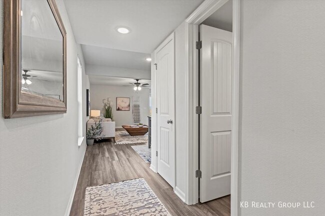 Building Photo - Hidden Jewel In Spring Hill, Brand New Com...