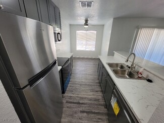 Building Photo - 2771 S Mountain Vista St