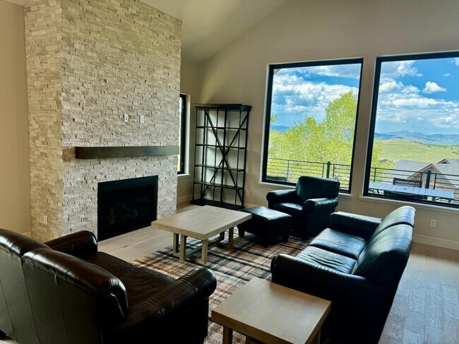 Foto del edificio - 640 Expedition Ln