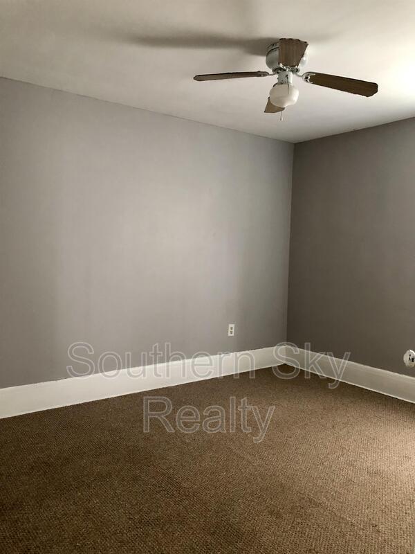 245 E Ford Ave, Barberton, OH 44203 Condo for Rent in Barberton, OH