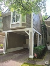 Building Photo - 707 Marketview Ct