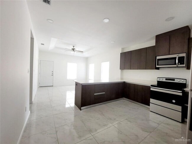 Building Photo - 1809 Cari Nicole Ave