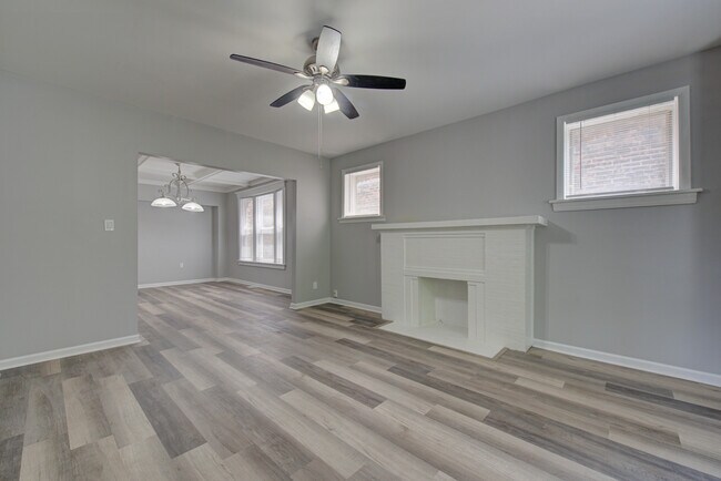 Building Photo - 125 N Mayfield Ave