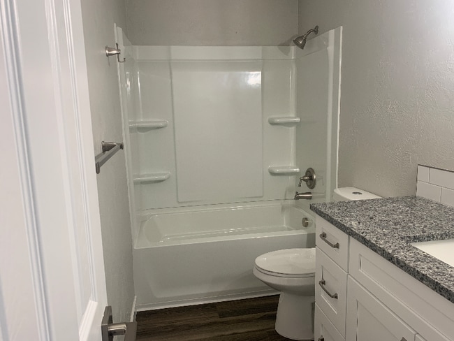 Building Photo - 4590 Jennifer