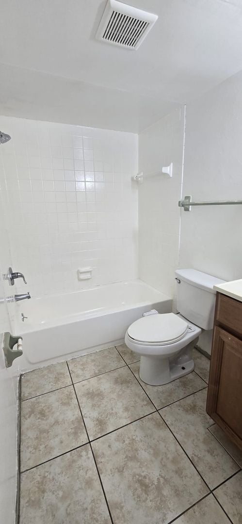 Building Photo - READY TO MOVE IN!!! FAST APPROVAL!