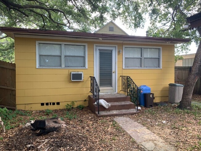 Foto del edificio - 7838 52nd Ln N