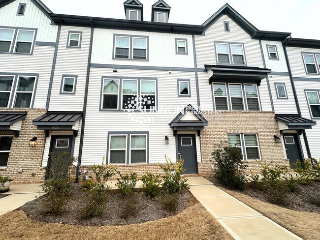 Foto del edificio - New 3 Bed Townhome in Mineral Springs