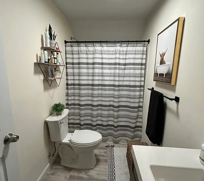 Building Photo - 19D Sigourney St