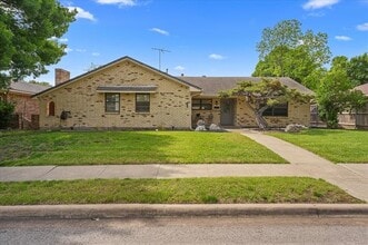 Building Photo - 1426 Lexington Dr