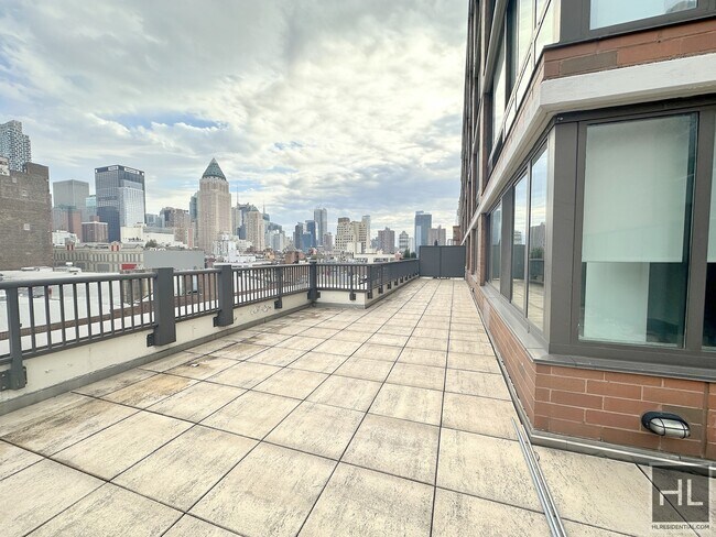 Building Photo - Wrap Around Terrace 1 bedroom 1 bath King ...
