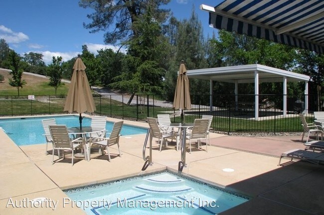 Foto del edificio - 2 br, 2 bath House - 463 Yolla Bolly Trl