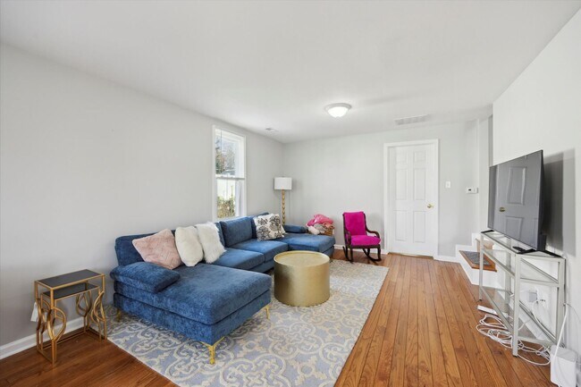 Building Photo - Single Family Home in Berwyn