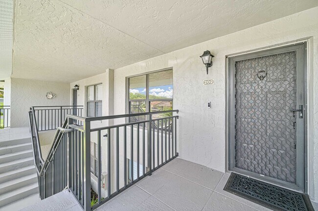 Foto del edificio - ** Berkshire Village ~ Updated Condo ~ Mov...