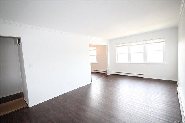 Foto del edificio - 80-03 165th St