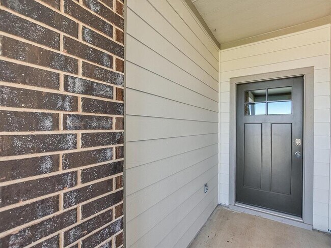 Building Photo - 225 Possum Kingdom Dr