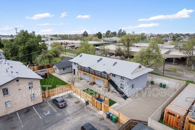 Foto del edificio - 1647 E 6th St