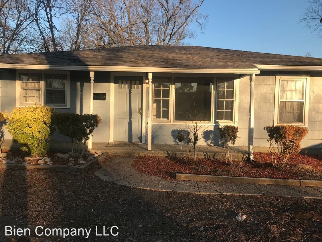 Primary Photo - 3 br, 1 bath House - 912 Hickory Hills Dr.
