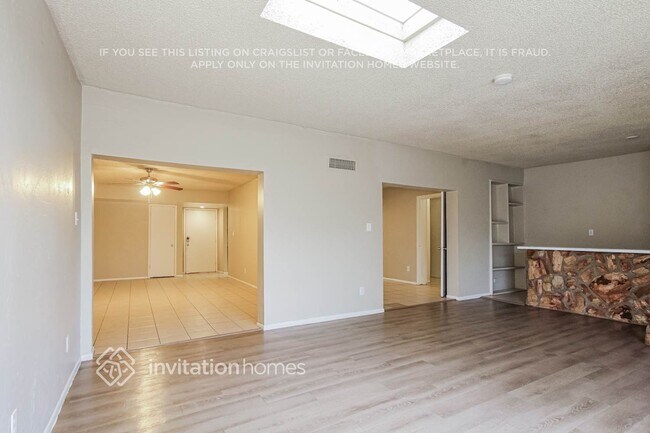 Foto del edificio - 5942 W Whitton Ave