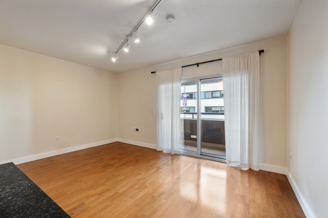 Primary Photo - 201 Harrison St
