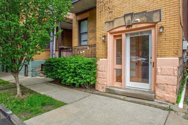 Building Photo - 405 Peebles St