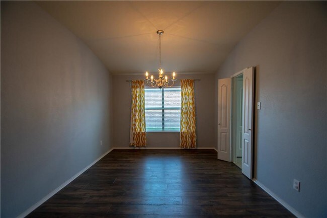 Foto del edificio - 733 Redwing Dr