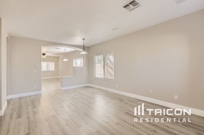 Building Photo - 4129 N Dania Ct