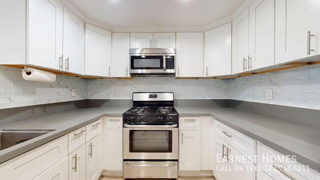 Building Photo - 9625 Sylmar Ave