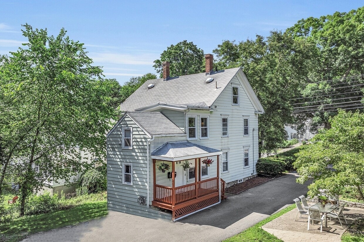 Primary Photo - 712 East St