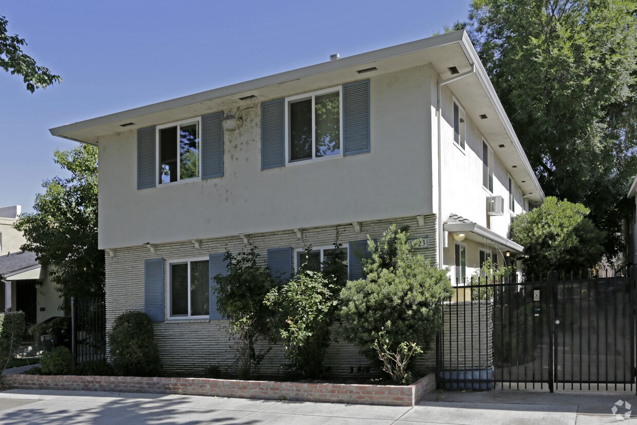 Primary Photo - 2423 Q St