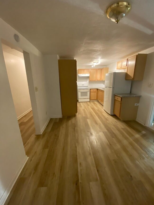 Building Photo - 1015 Richmond St