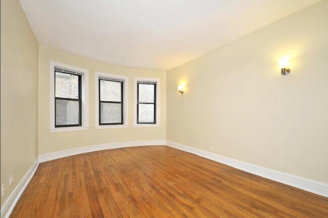 Building Photo - 5239 N Winthrop Ave