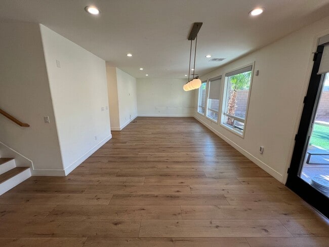 Building Photo - RENOVATED SUMMERLIN 4BD/3BA! UPGRADED/POOL...
