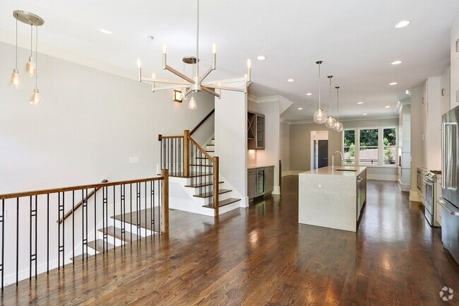Building Photo - 3551 Blair Cir NE