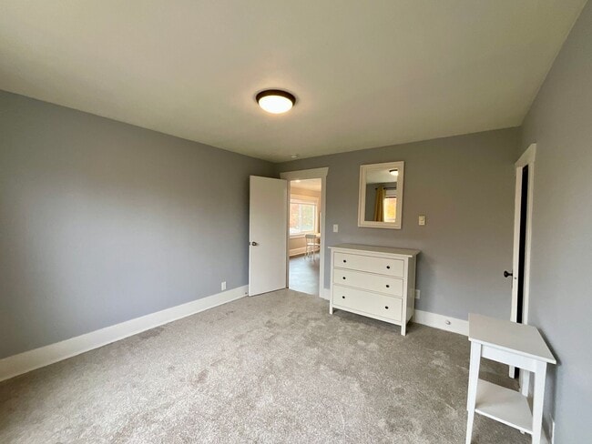 Building Photo - 1106 N 49th St