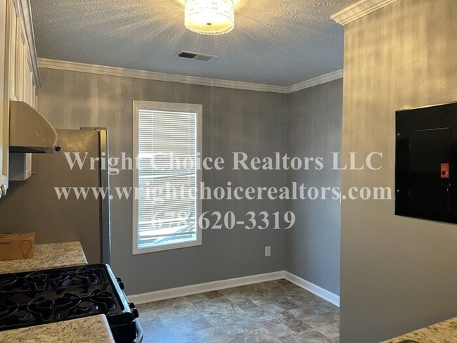 Building Photo - 2054 Charter Ln