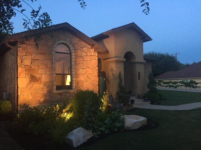 Foto del edificio - 15306 Bowling Ln