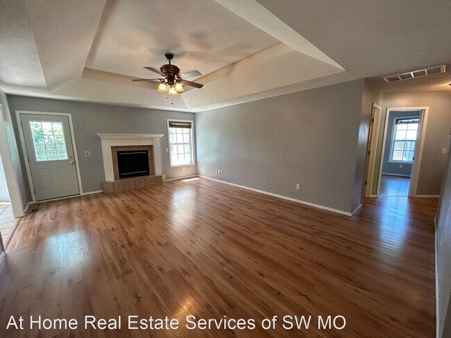 Building Photo - 3 br, 2 bath House - 3924 S El Amber