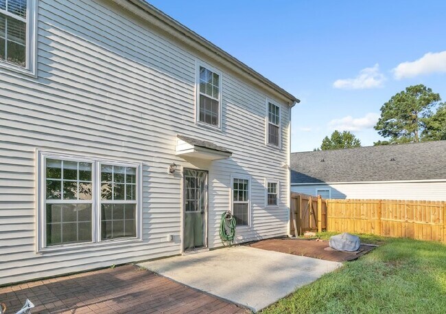 Foto del edificio - 3006 Kinswood Ln