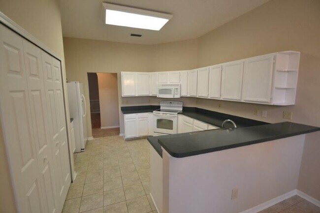 Building Photo - 2831 Everholly Ln