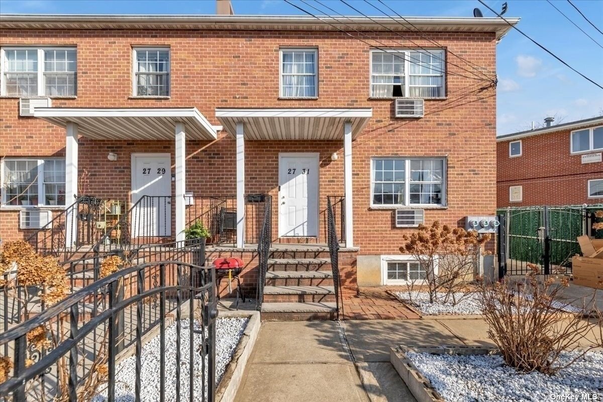 273131 Kearney St, Queens, NY 11369 Room for Rent in Queens, NY