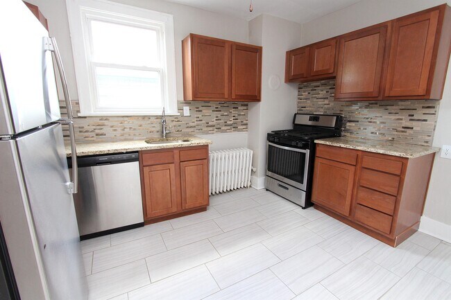 Foto del edificio - 3556 Beechwood Blvd
