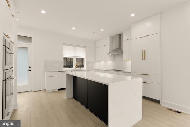 Building Photo - 5530 Topaz Ln