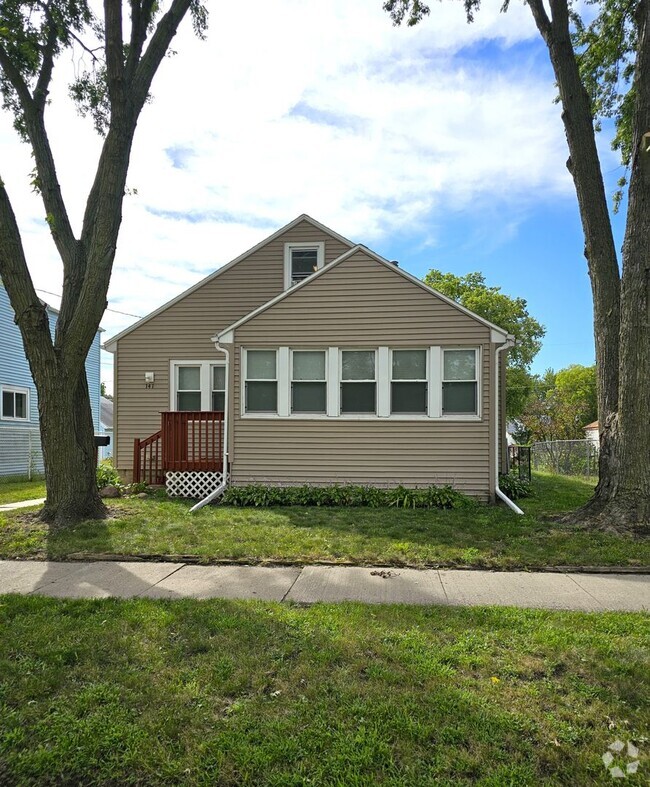 Building Photo - 141 Hope Ave
