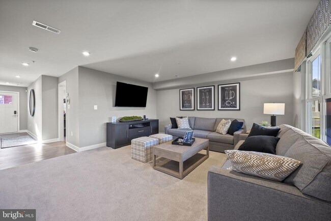 Foto del edificio - 171 WOODGATE Cir