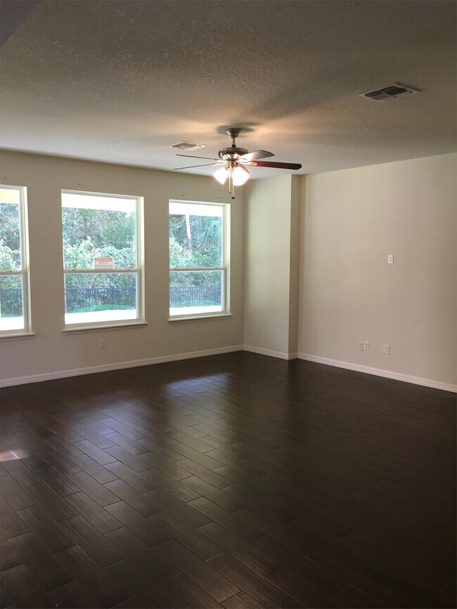 Building Photo - 660 Fanning Dr