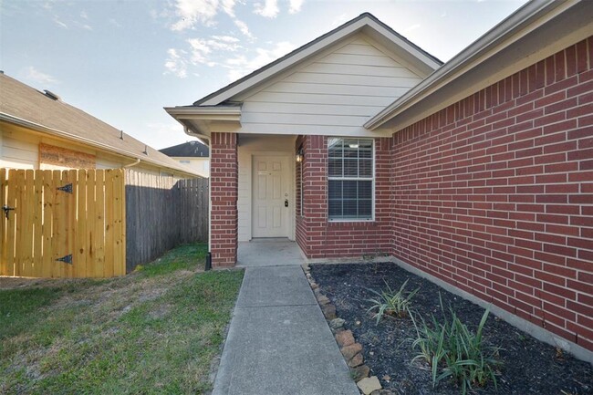 Building Photo - 14926 Sunset Creek Dr