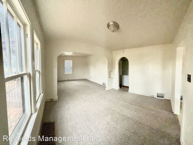 Building Photo - 2 br, 1 bath House - 106 Fourth St. (VCL)