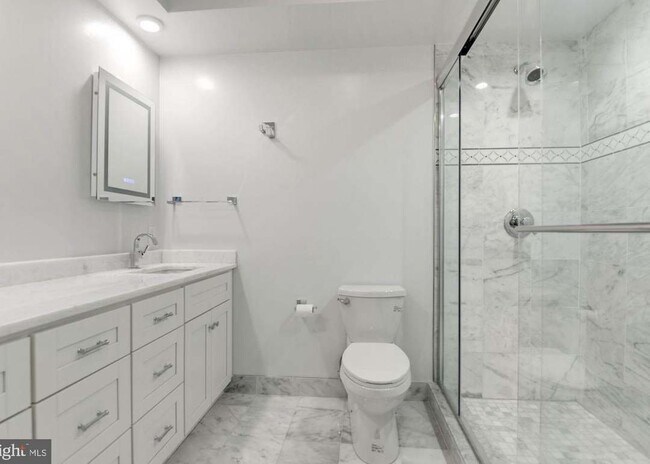Foto del edificio - 4600 Kenmore Dr NW